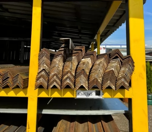 Равнополочный уголок по ГОСТ 20–200 мм, Москва